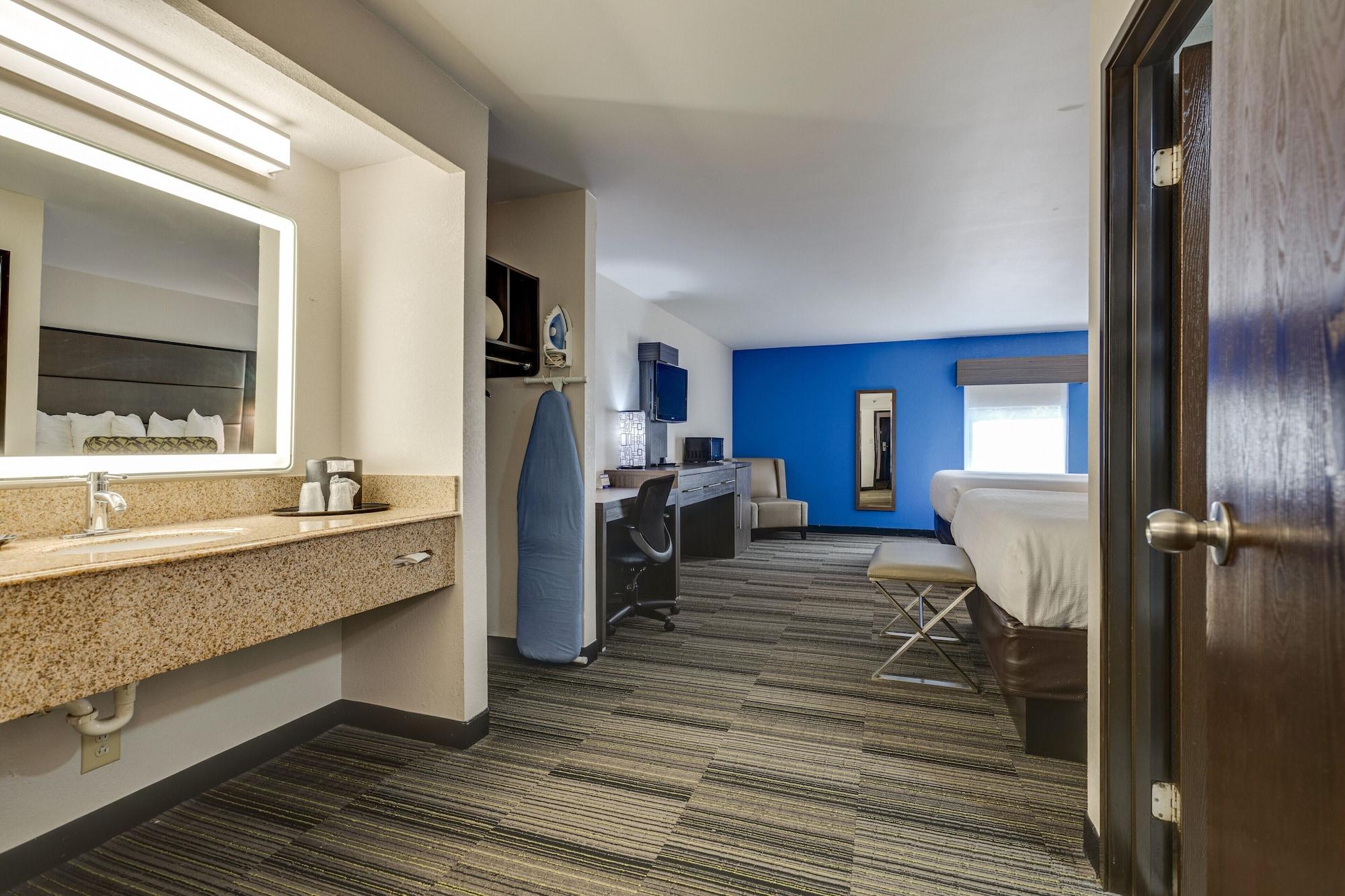 Hotel Alexis And